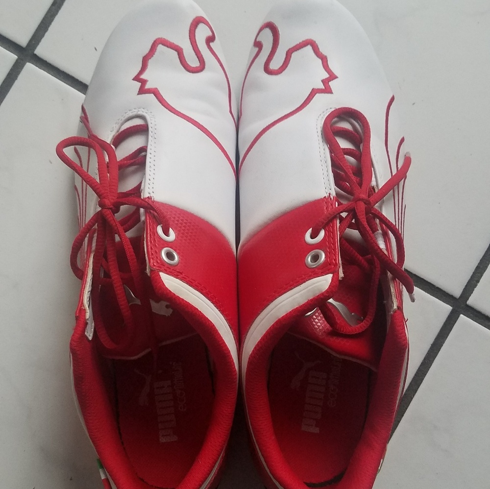 Men's US9 Puma Ferrari sneakers